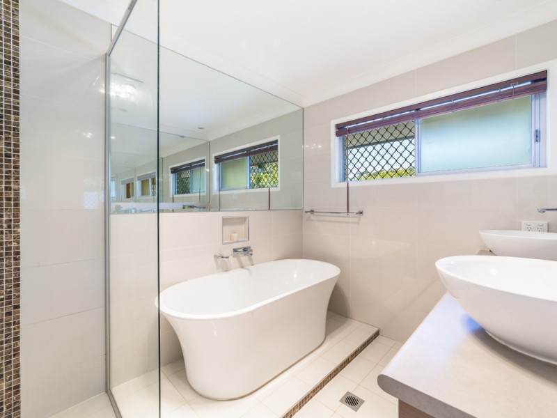 6 Tangerine Row, Ashmore QLD 4214