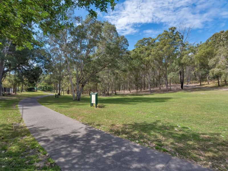 6 Tangerine Row, Ashmore QLD 4214