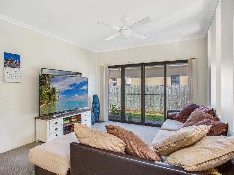 9 Laura Place, Varsity Lakes QLD 4227