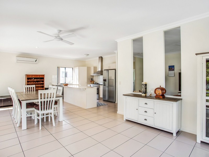 9 Laura Place, Varsity Lakes QLD 4227