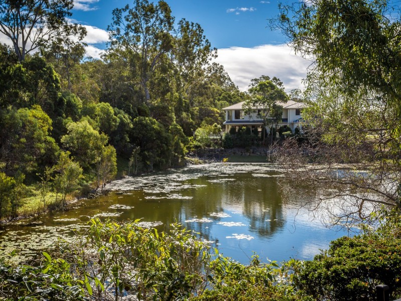9 Laura Place, Varsity Lakes QLD 4227