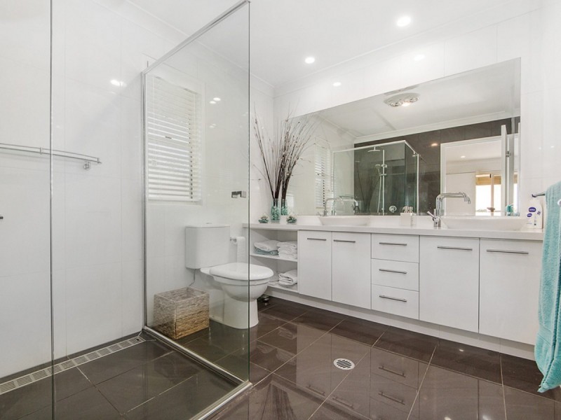 172 Easthill Drive, Robina QLD 4226