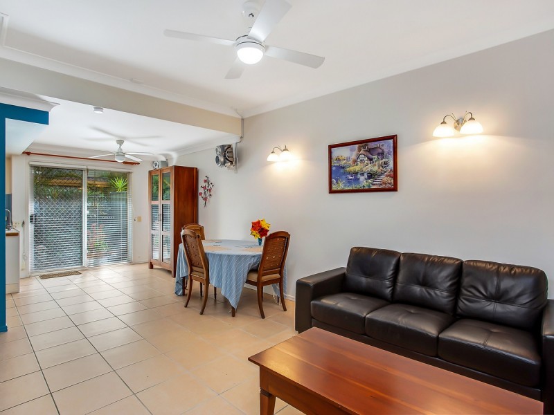 211/215 Cottesloe Drive, Mermaid Waters QLD 4218