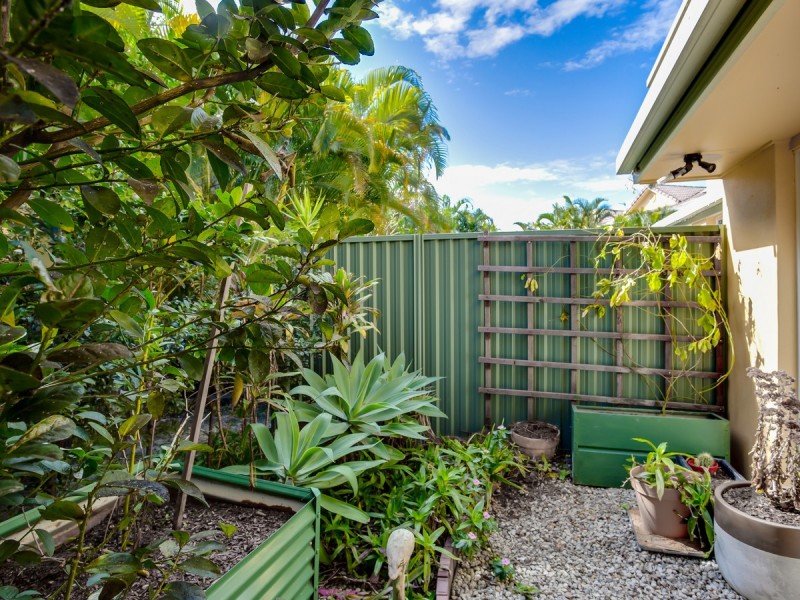 211/215 Cottesloe Drive, Mermaid Waters QLD 4218