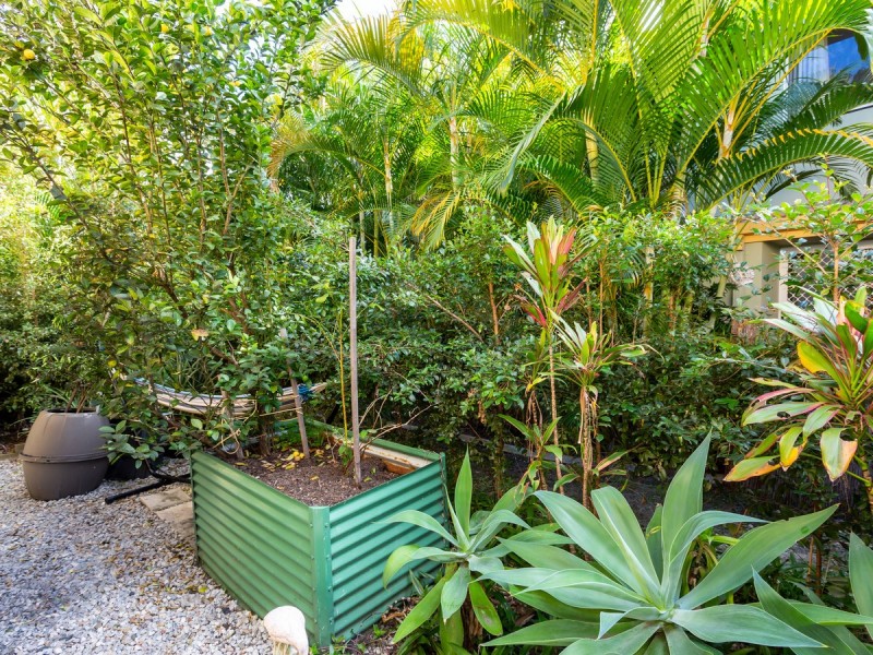 211/215 Cottesloe Drive, Mermaid Waters QLD 4218