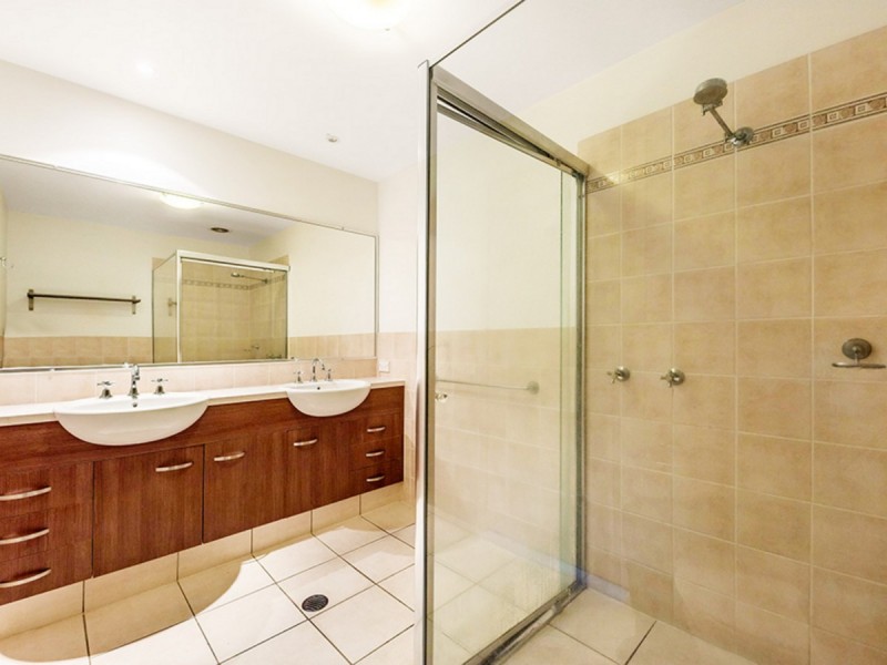 5/27 Ranier Crescent, Varsity Lakes QLD 4227