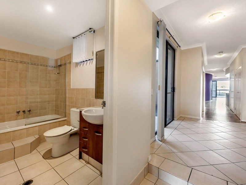 5/27 Ranier Crescent, Varsity Lakes QLD 4227