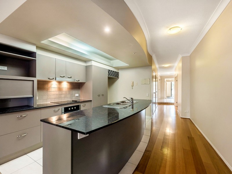 5/27 Ranier Crescent, Varsity Lakes QLD 4227