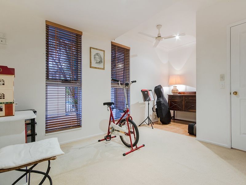 22 Barrier Reef Drive, Mermaid Waters QLD 4218