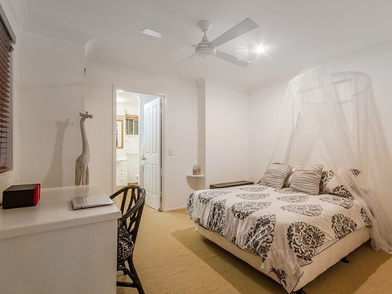 22 Barrier Reef Drive, Mermaid Waters QLD 4218