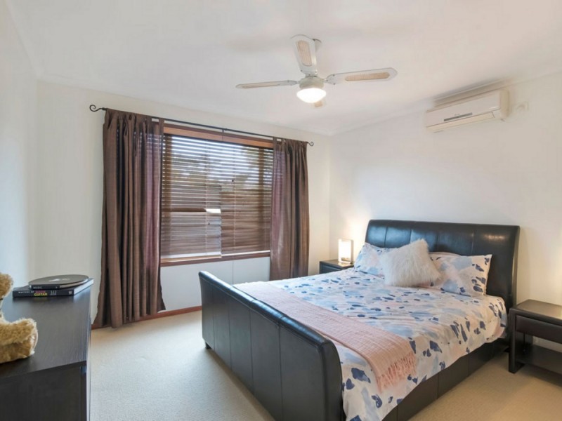 4 Hindmarsh  Court, Robina QLD 4226