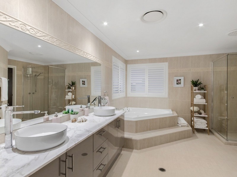 841 Legend Trail, Robina QLD 4226