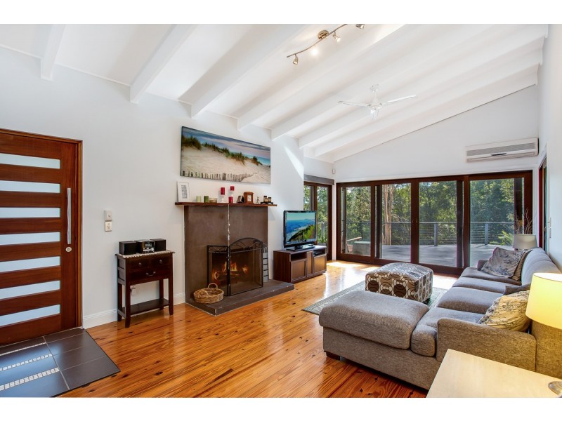 4 Coastview Crescent, Tallai QLD 4213