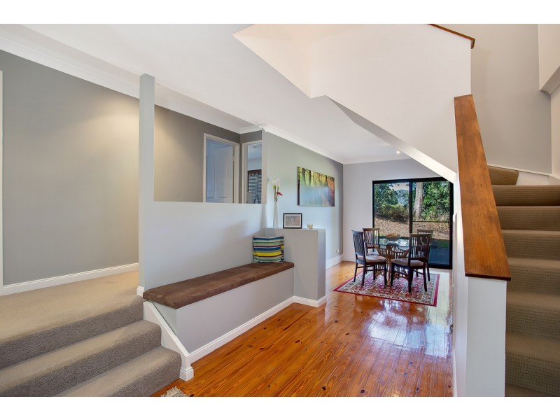 4 Coastview Crescent, Tallai QLD 4213