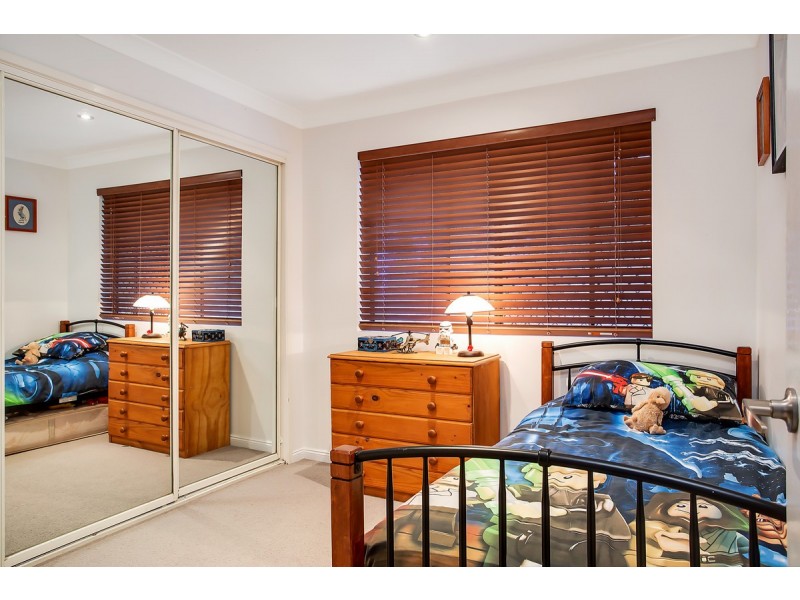 4 Coastview Crescent, Tallai QLD 4213