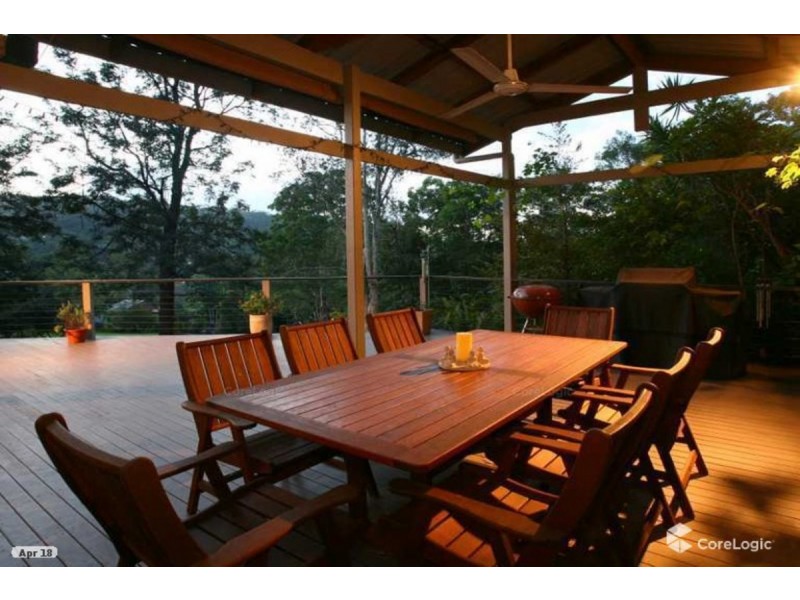 4 Coastview Crescent, Tallai QLD 4213