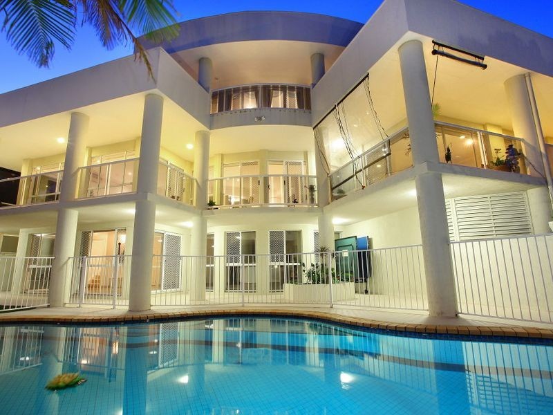 5 Malanda Place, Robina QLD 4226