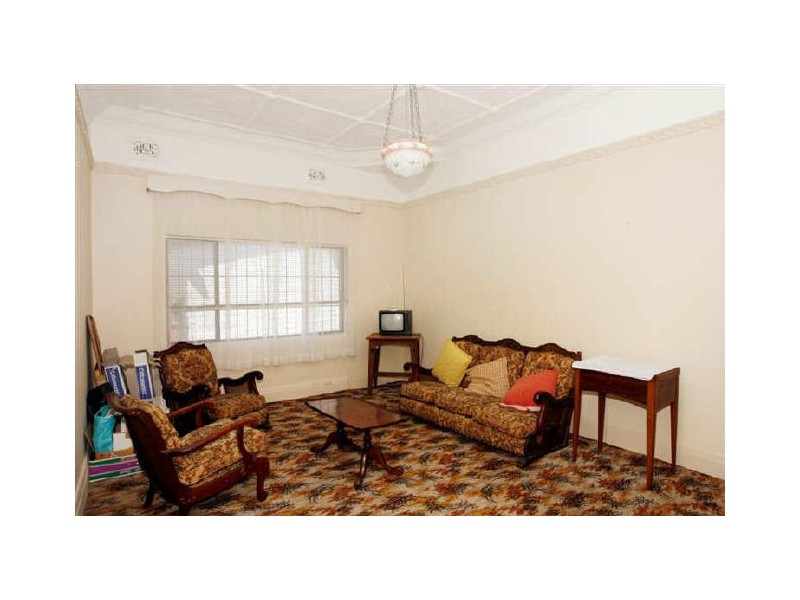 123 Warren Road, Marrickville NSW 2204