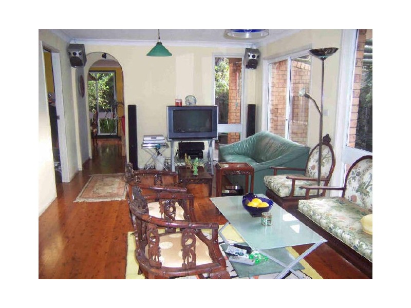 11 Alfred Street, St Peters NSW 2044