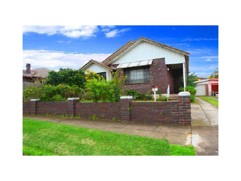 1 Warren Road, Marrickville NSW 2204