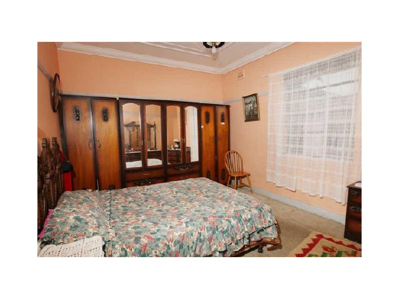 1 Warren Road, Marrickville NSW 2204