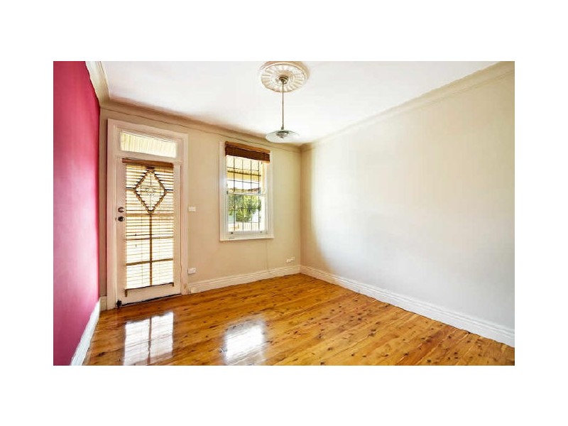 18 Florence Street, St Peters NSW 2044