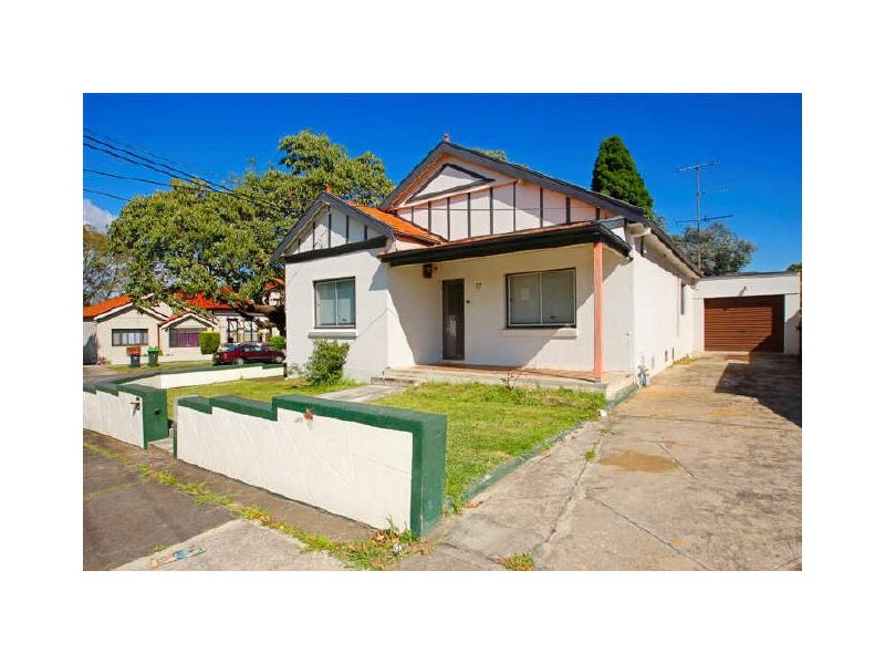17 Ayr St, Ashbury NSW 2193