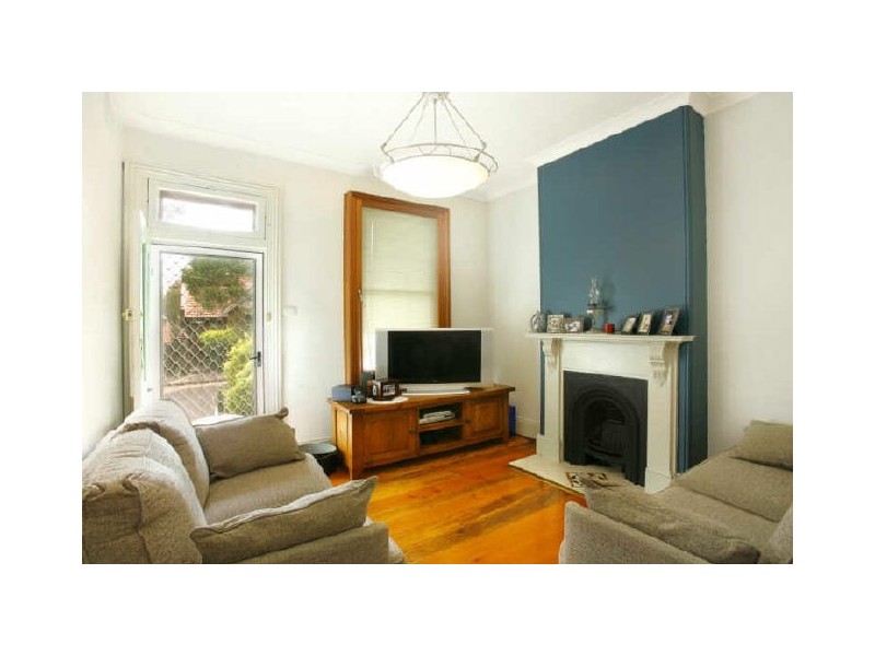 70 Yelverton Street, St Peters NSW 2044