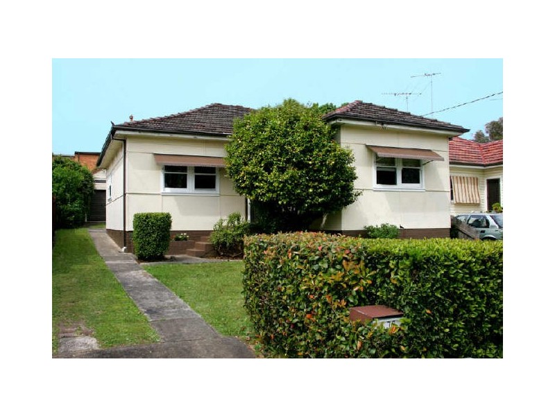 79 Glamis St, Kingsgrove NSW 2208