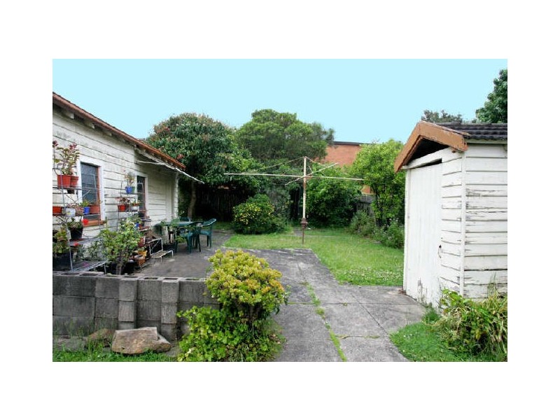 79 Glamis St, Kingsgrove NSW 2208