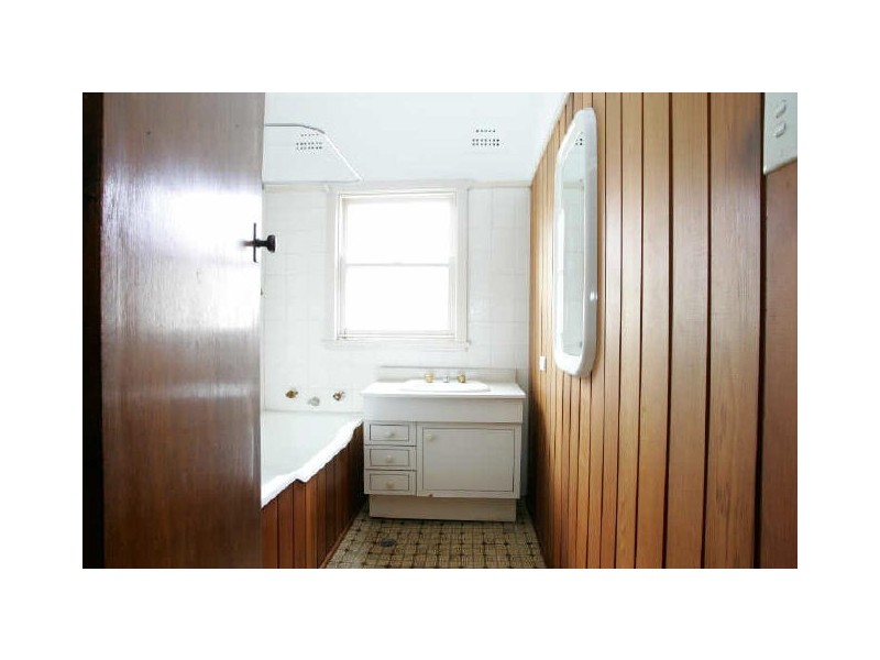 79 Glamis St, Kingsgrove NSW 2208