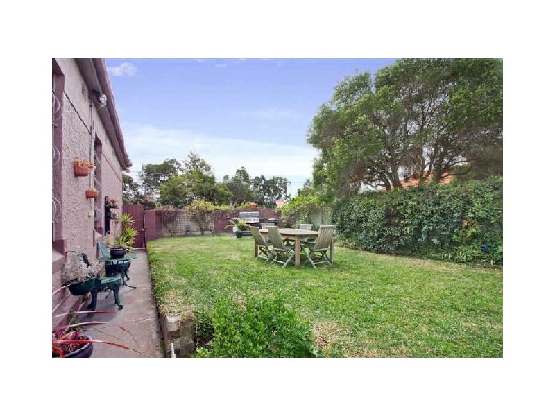 72 Unwins Bridge Rd, St Peters NSW 2044