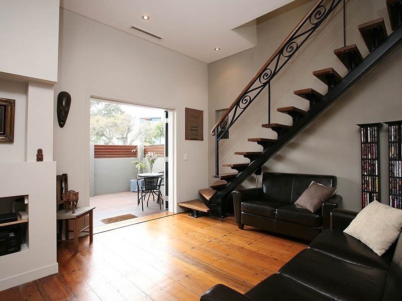 8 Park Road, Sydenham NSW 2044
