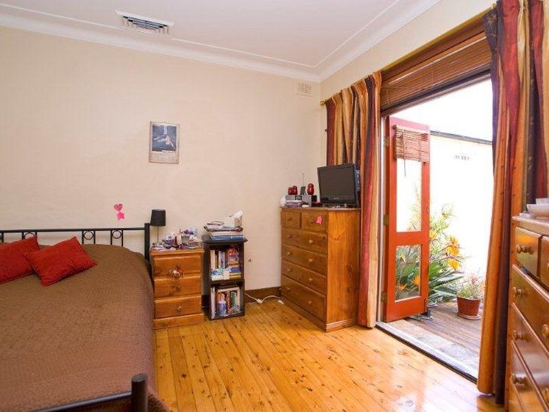 72 Park Rd, Sydenham NSW 2044