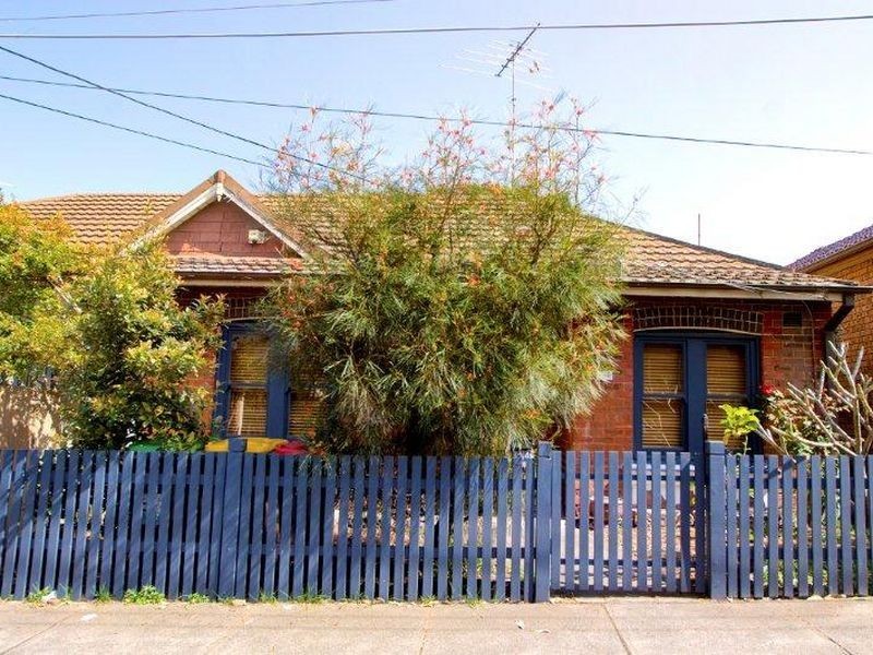 34 Station St, Tempe NSW 2044