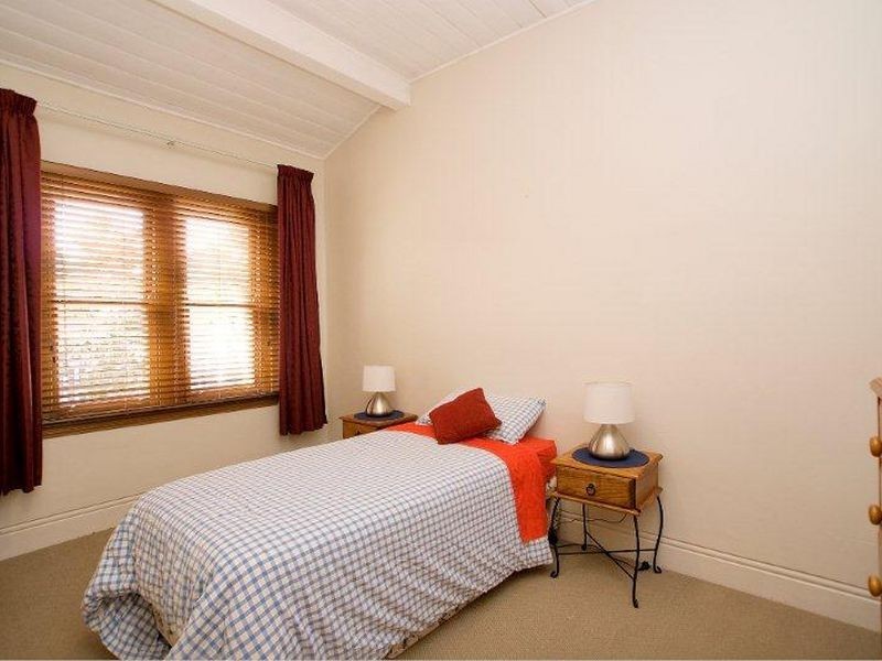 34 Station St, Tempe NSW 2044