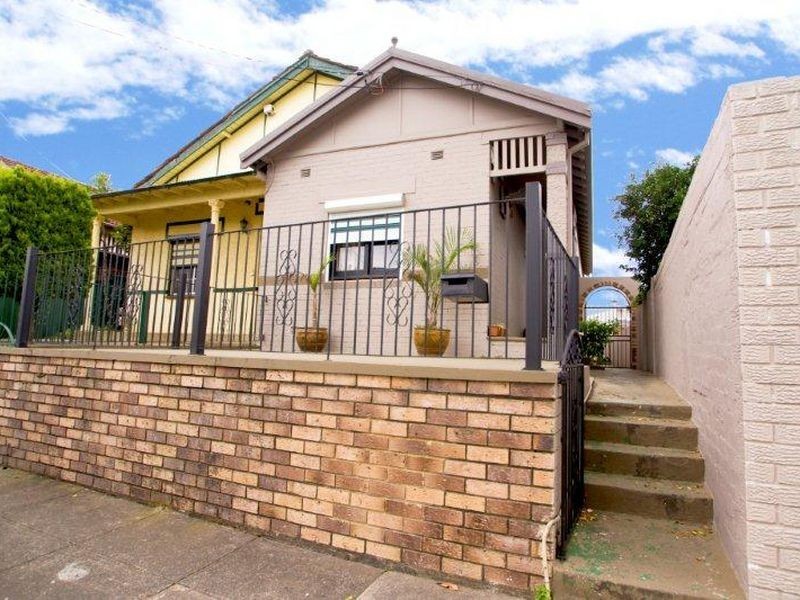 1 Foreman St, Tempe NSW 2044