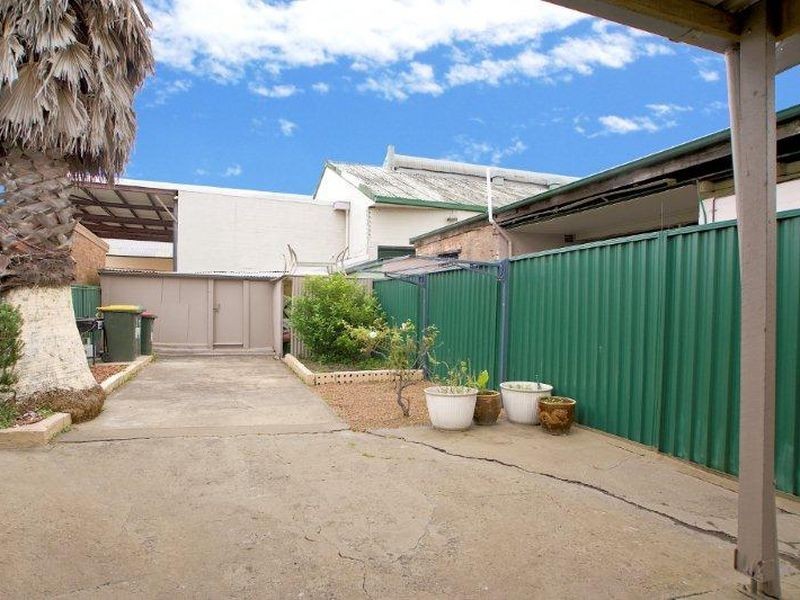 1 Foreman St, Tempe NSW 2044