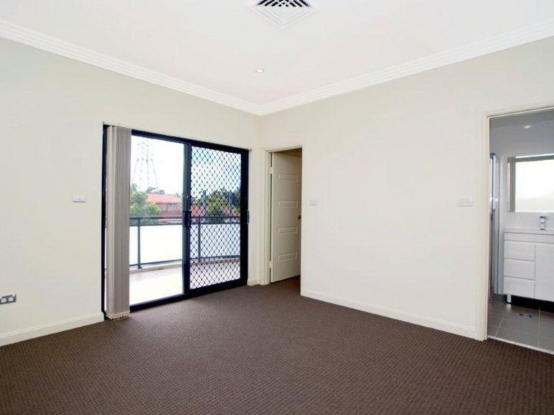 65 Hampton St, Croydon Park NSW 2133