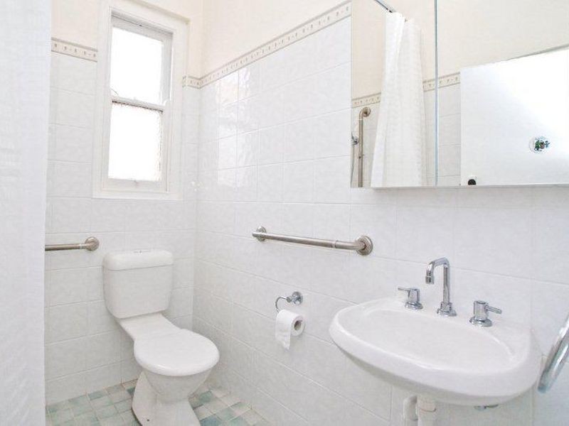 13 Napier St, Canterbury NSW 2193