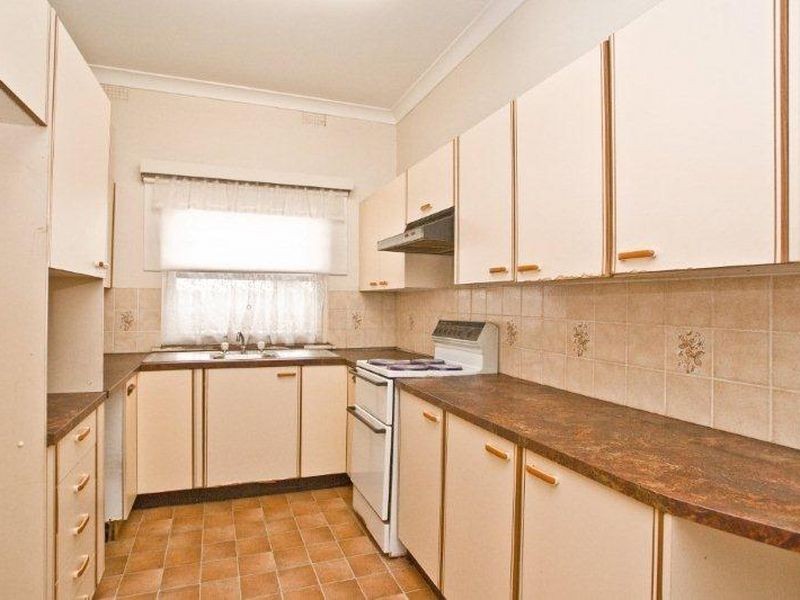 13 Napier St, Canterbury NSW 2193