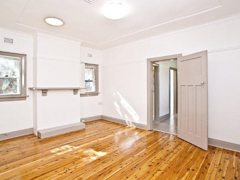 154 Unwins Bridge Rd, St Peters NSW 2044