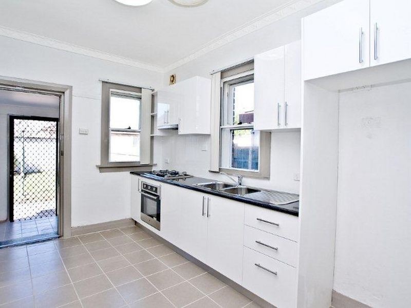 154 Unwins Bridge Rd, St Peters NSW 2044