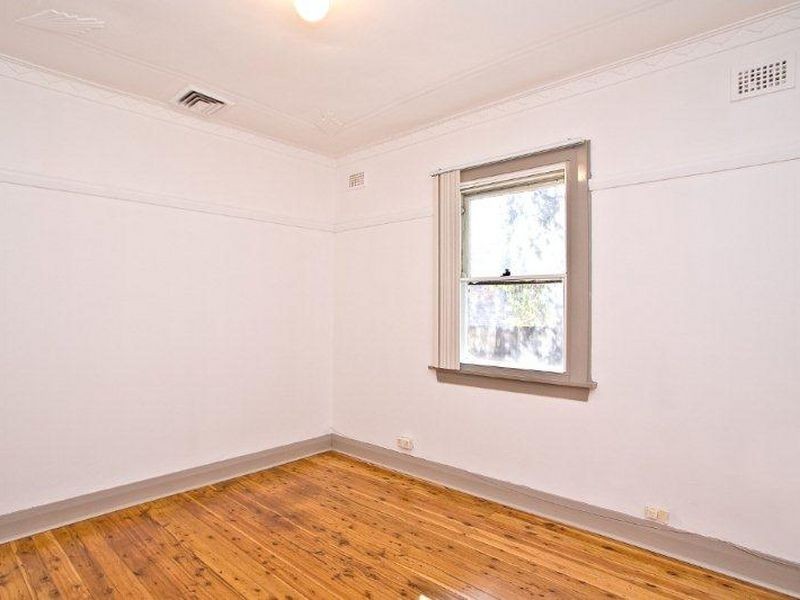 154 Unwins Bridge Rd, St Peters NSW 2044