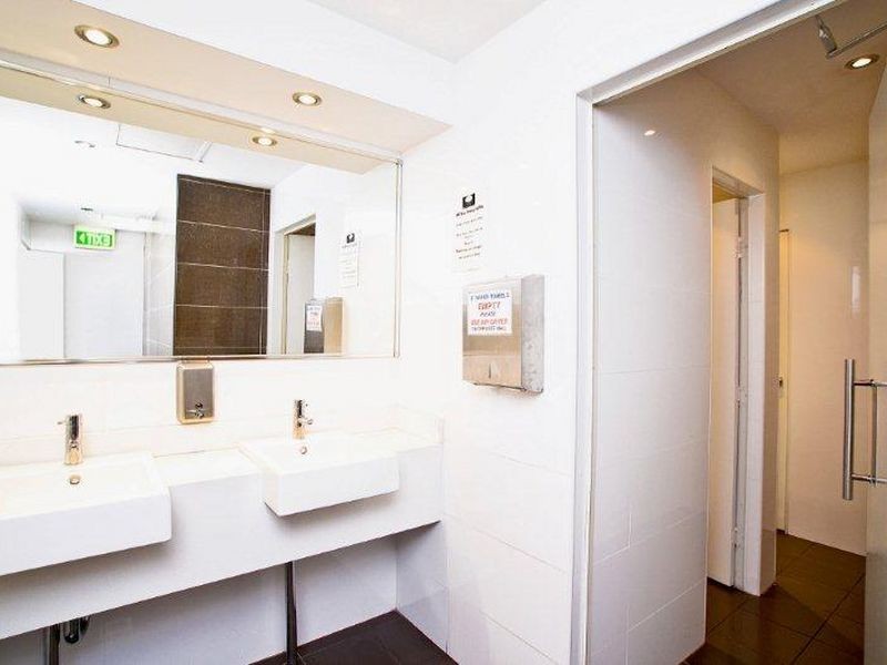 2 Unwins Bridge Rd, St Peters NSW 2044