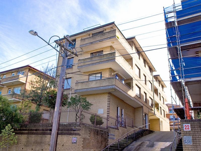 2/24 Glen St, Marrickville NSW 2204