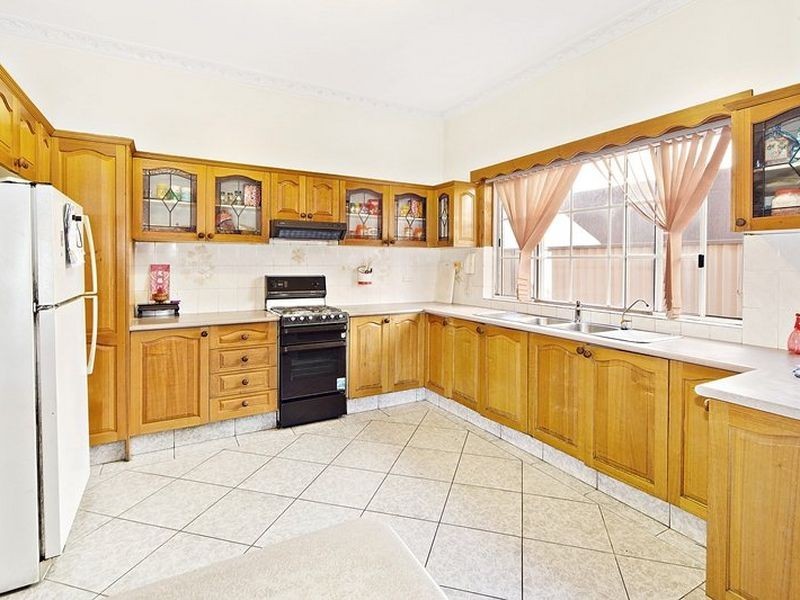 23 Northcote St, Canterbury NSW 2193