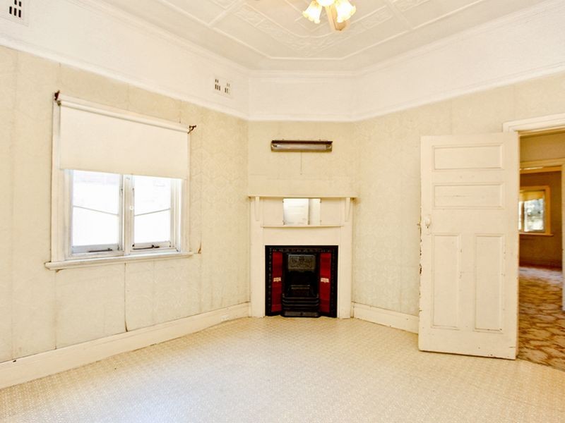 18 Collins Street, Tempe NSW 2044