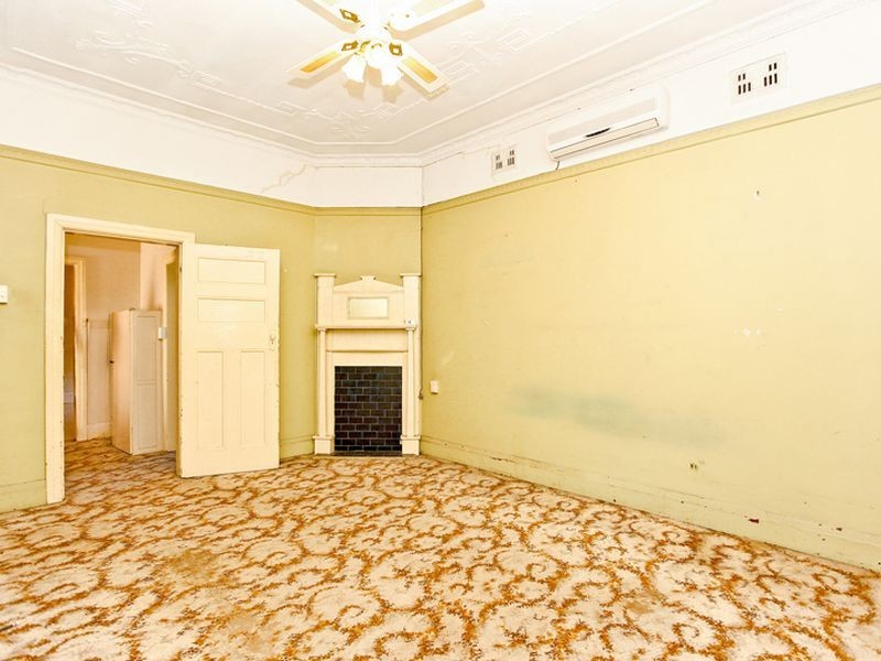 18 Collins Street, Tempe NSW 2044