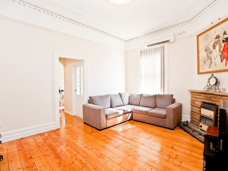 2 Lymerston St, Tempe NSW 2044